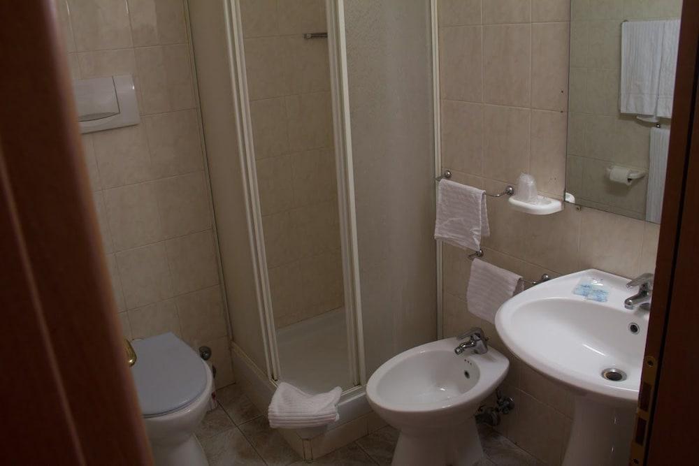 Hotel Industrial โรม ภายนอก รูปภาพ